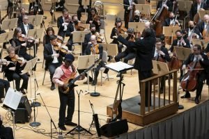 Victor Wooten Menambahkan Komposer Konser ke Resumenya